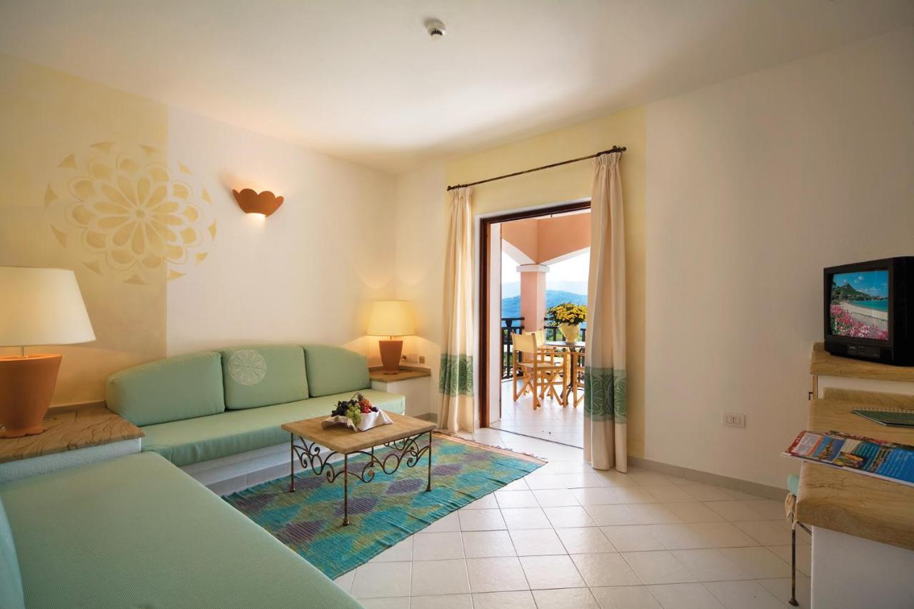 Resort Cala Di Falco Cannigione Exteriör bild